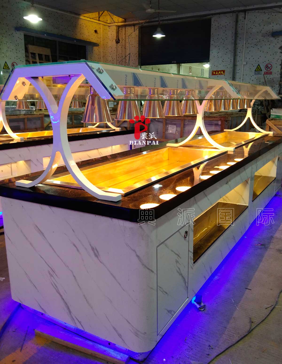 典派国际自助餐台