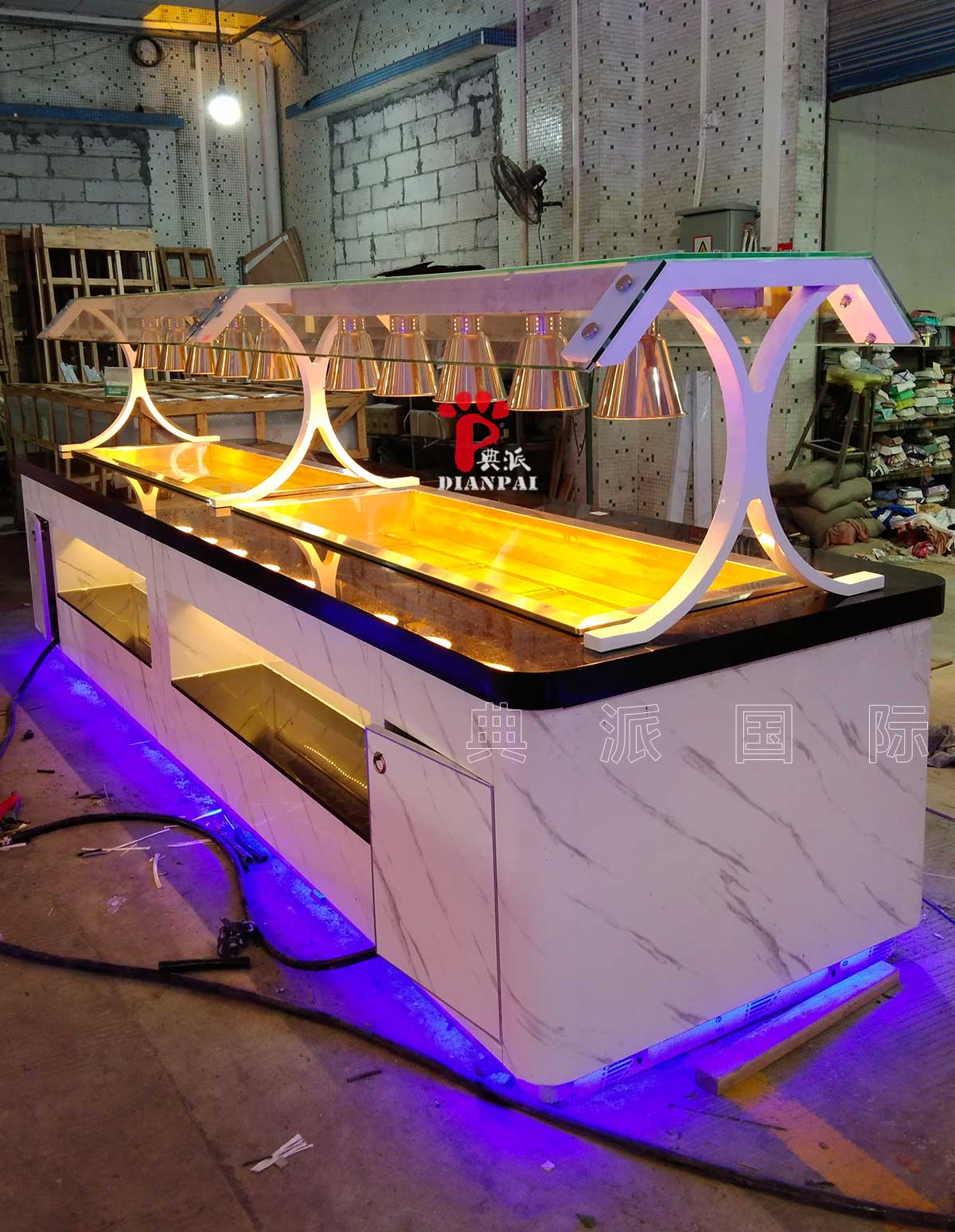 典派国际自助餐台