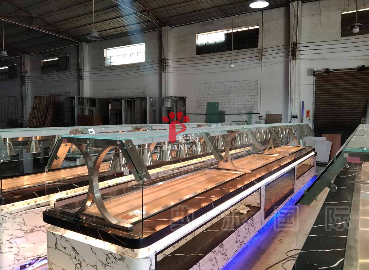 这是我们典派工厂为美国卢总餐厅定制的布菲台自助餐台-典派国际